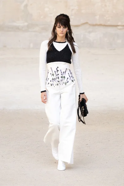 Look 43